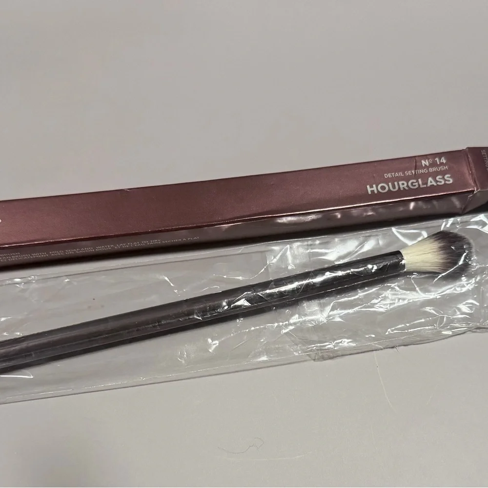 Hourglass Nº 14 DETAIL SETTING BRUSH